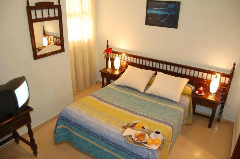 Hostal Los Infantes Salamanca Bagian luar foto