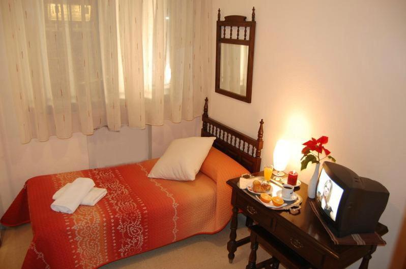 Hostal Los Infantes Salamanca Ruang foto